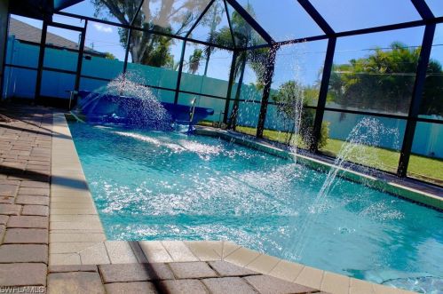 3752 2nd Ave, Cape Coral FL  33904-4807 exterior