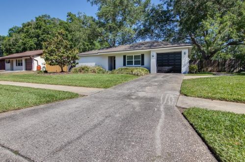 1916 Brill Dr, Lutz, FL 33549-5587