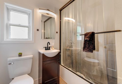 1789 Sarah Dr, Pinole CA  94564-2213 exterior