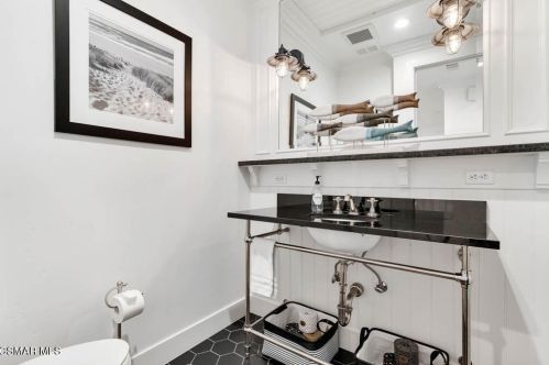 820 Mandalay Bch Rd, Oxnard CA 93035-1078 exterior