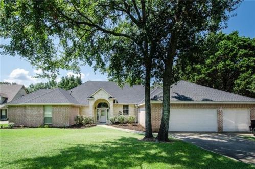 813 Grandview Estate Dr, Corsicana, TX 75109-0545