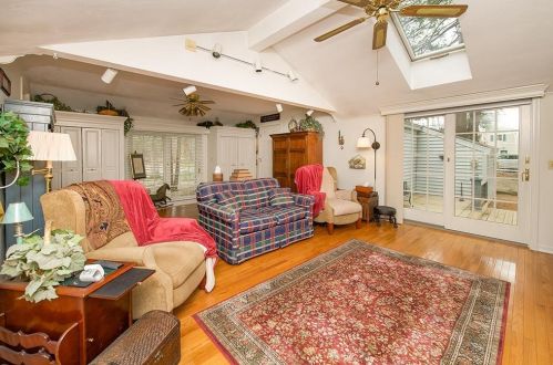 34 Wheeler Ave, Salem NH  03079-3490 exterior