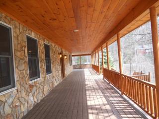 44 Golfview Dr, Maggie Valley, NC 28751-8873