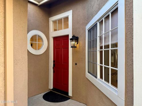 4895 Martona Dr, Calabasas CA  91377-5566 exterior