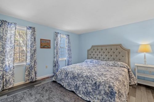 17 Atherton Ln, Amherst NH  03031-3064 exterior