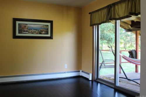 2 Sunrise Rdg, Florida NY  10921-3112 exterior