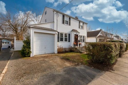 133 Culloden Rd, Stamford, CT 06902-3013