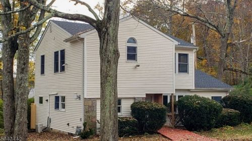 139 Schofield Rd, West Milford Lakes NJ  07480-4538 exterior