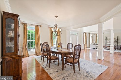 20906 Mcintosh Pl, Leesburg VA  20175-6372 exterior