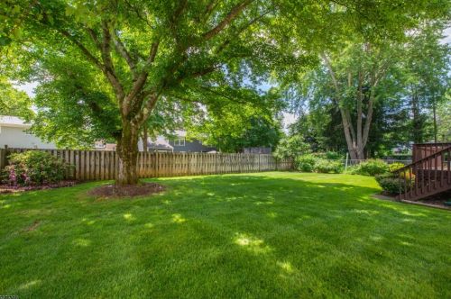 6 Allyson Rd, Roxbury Township NJ  07836-9307 exterior