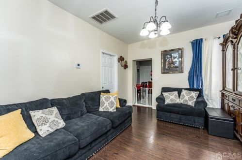 515 Sayre Ave, Perth Amboy NJ  08861-3681 exterior