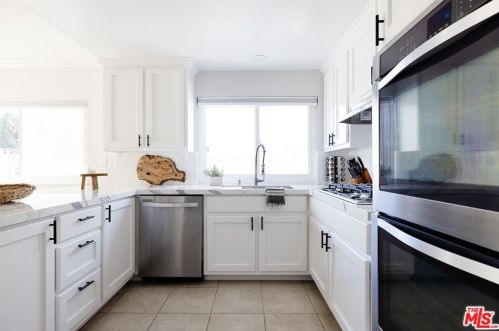 2172 Lysander Ave, Simi Valley CA 93065-1756 exterior