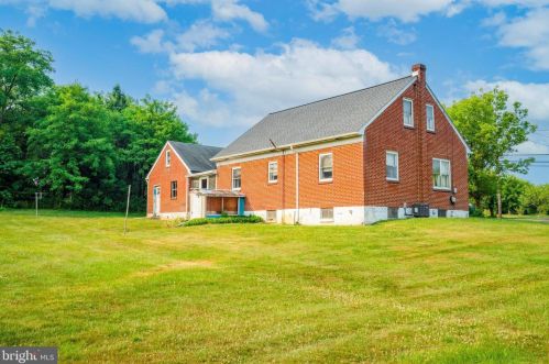 2513 Swamp Pike, Gilbertsville, PA 19525-9326