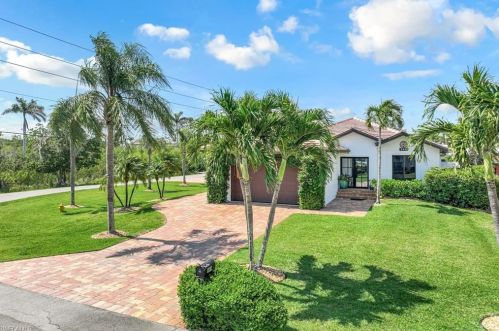 999 Valley Dr, Bonita Springs FL  34134-7438 exterior