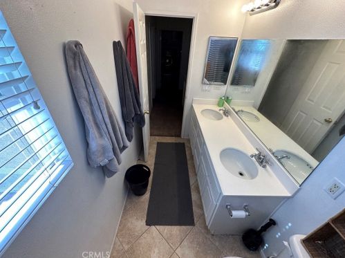 15156 Green Meadow Way, Victorville CA  92394-9521 exterior