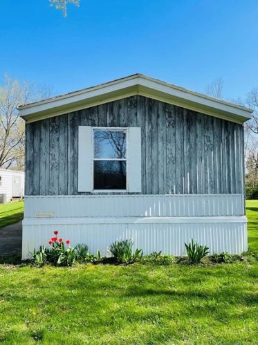 28 Dee Dr, New Paris, OH 45347-1313