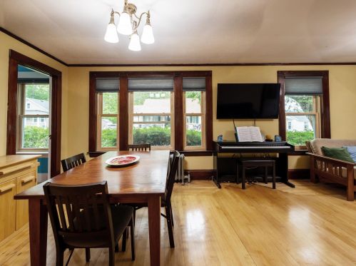 15 Pearl St, Dover NH  03820-3146 exterior