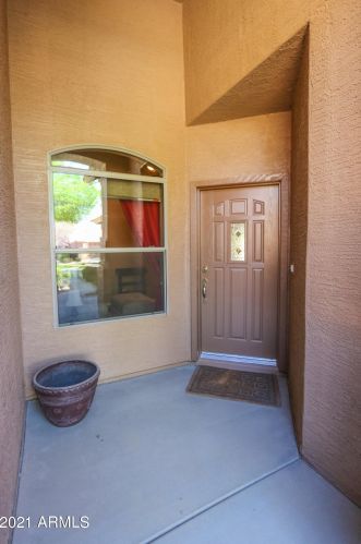 9613 Nacoma Dr, Chandler, AZ 85248-7689
