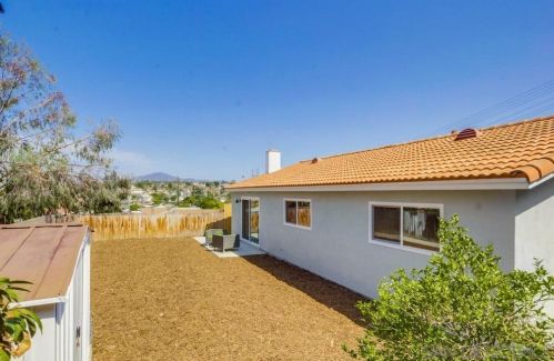 6788 Benson Ave, San Diego CA  92114-5833 exterior