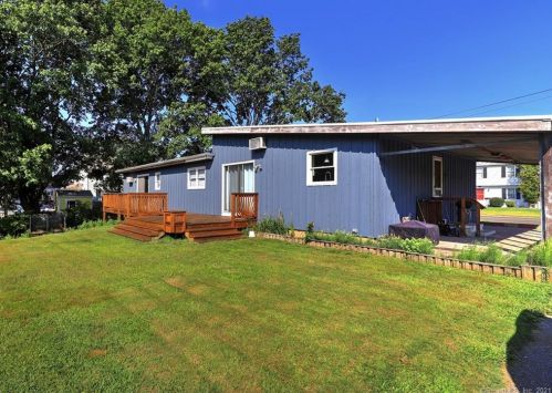 582 Milford Point Rd, Milford CT  06460-5429 exterior