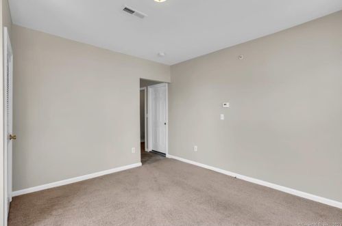 30 Foster St, Manchester CT 06040-5330 exterior