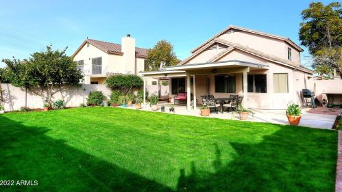 2063 Palomino Dr, Gilbert, AZ 85296-3360