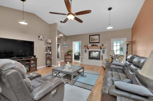 191 Shoreline Cir, Defuniak Springs, FL 32433-5015