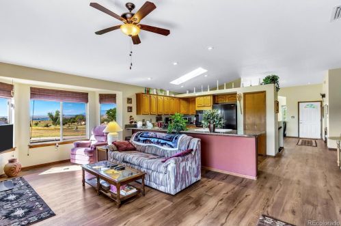 1210 Scarsboro Dr, Pueblo CO 81007 exterior