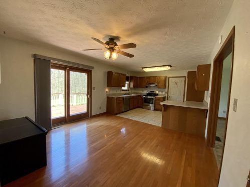 8441 Dunham Rd, Mount Vernon OH  43050-8572 exterior