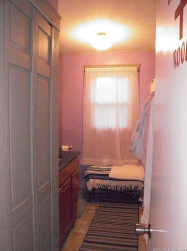 21 Humes Rd, Killingly CT  06241-1226 exterior