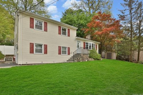 660 Linda Ave, Thornwood, NY 10594-1503