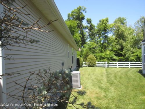 20 Plymouth Ct, Jackson Twp NJ  08527-6415 exterior