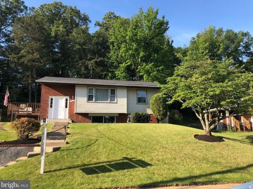 8920 Sylvania St, Lorton, VA 22079-1611