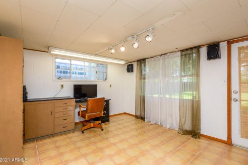 1111 Bethany Home Rd, Phoenix AZ  85014-2229 exterior