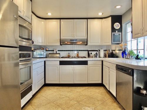 227 Glendora Ave, Long Beach, CA 90803-3504