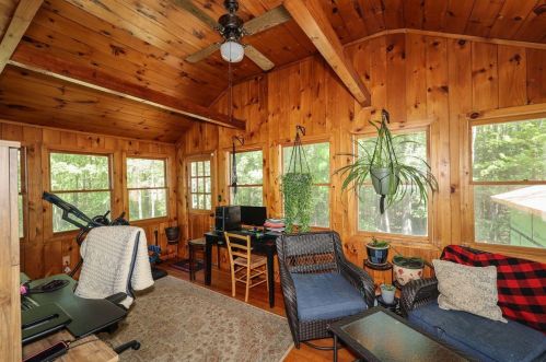 18 Hunter Ct, Goffstown NH  03045-1629 exterior