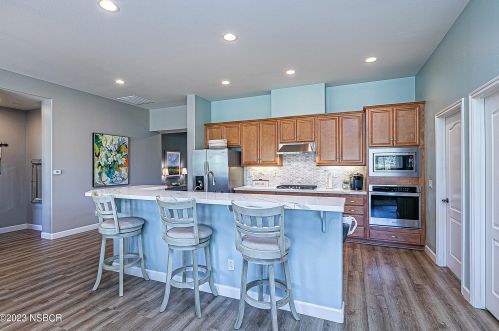 2518 Calderon Dr, Santa Maria CA  93455-7410 exterior