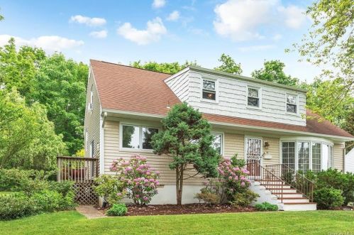 22 Primrose Ave, White Plains, NY 10607-1713