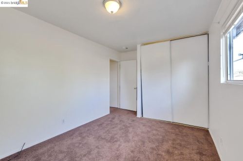 1636 99 Ave, Oakland CA  94605-4814 exterior