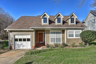 821 Mill Run Dr, Charlotte, NC 28209-4062