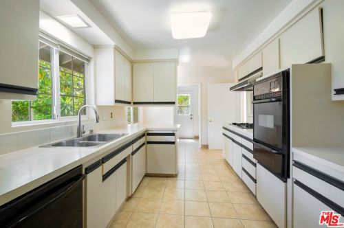 17007 Cotter Pl, Van Nuys, CA 91436-3829
