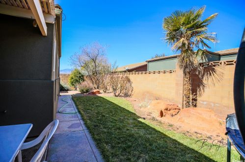 2048 1940, Saint George UT  84770-4718 exterior
