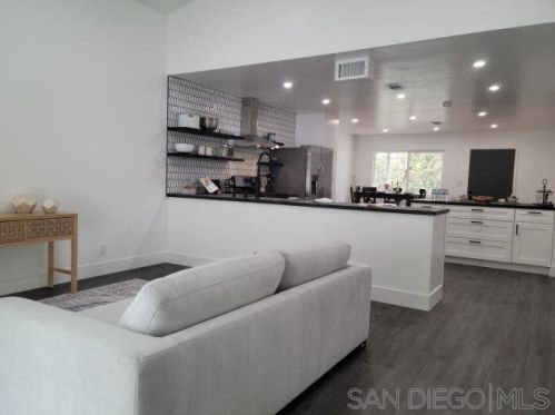 6255 Primrose Dr, La Mesa CA  91942-4030 exterior