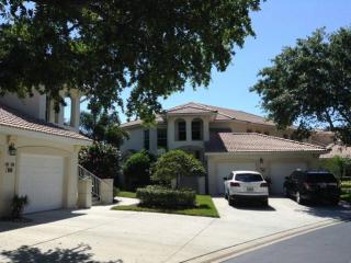 1051 Egrets Walk Cir, Naples FL 34108-2427 exterior