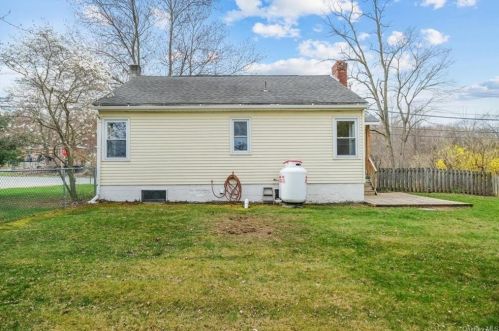 117 Mount Airy Rd, Newburgh NY  12553-6828 exterior