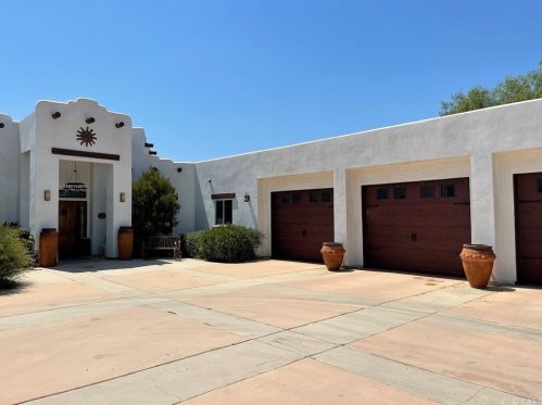4870 Riverview Dr, Riverside, CA 92509-6530