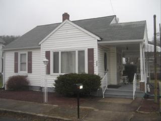 737 Lincoln Ave, Palmerton, PA 18071-9777