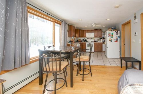 21 Lollypop Ln, Danville NH  03819-5129 exterior