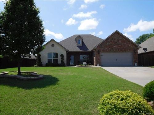 912 Douglas Rd, Mcalester, OK 74501-7193