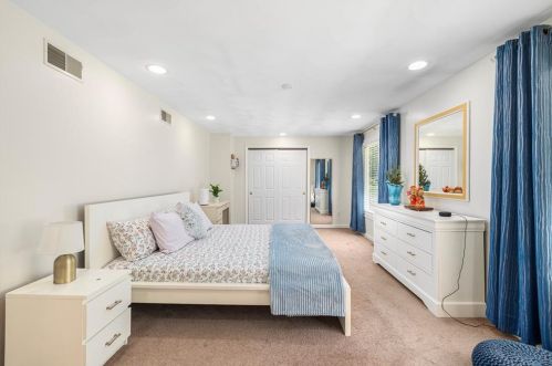 86 Hilltop Dr, Providence RI  02919-3013 exterior